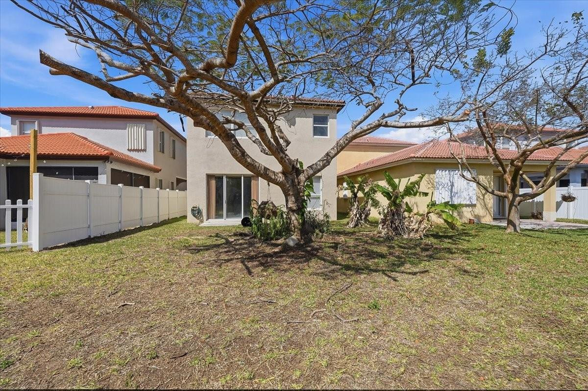 PORTOFINO PALMS - Residential