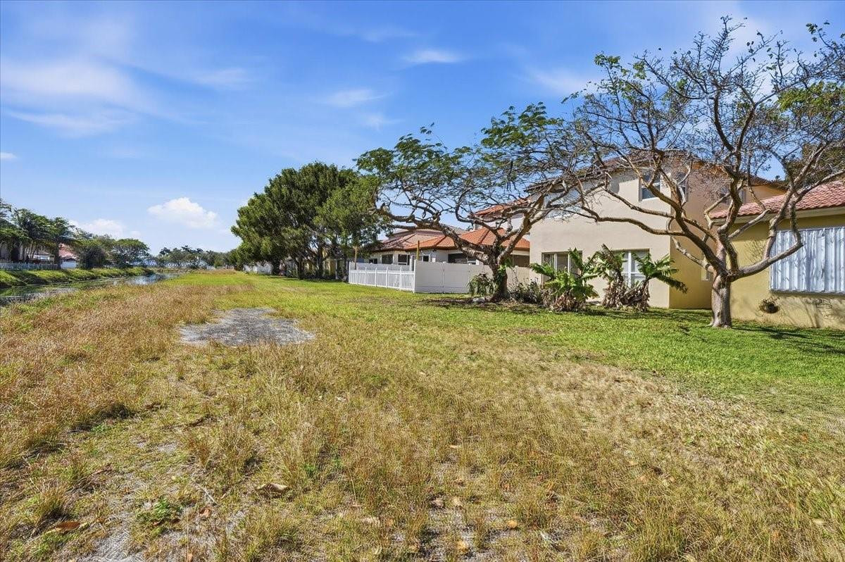 PORTOFINO PALMS - Residential