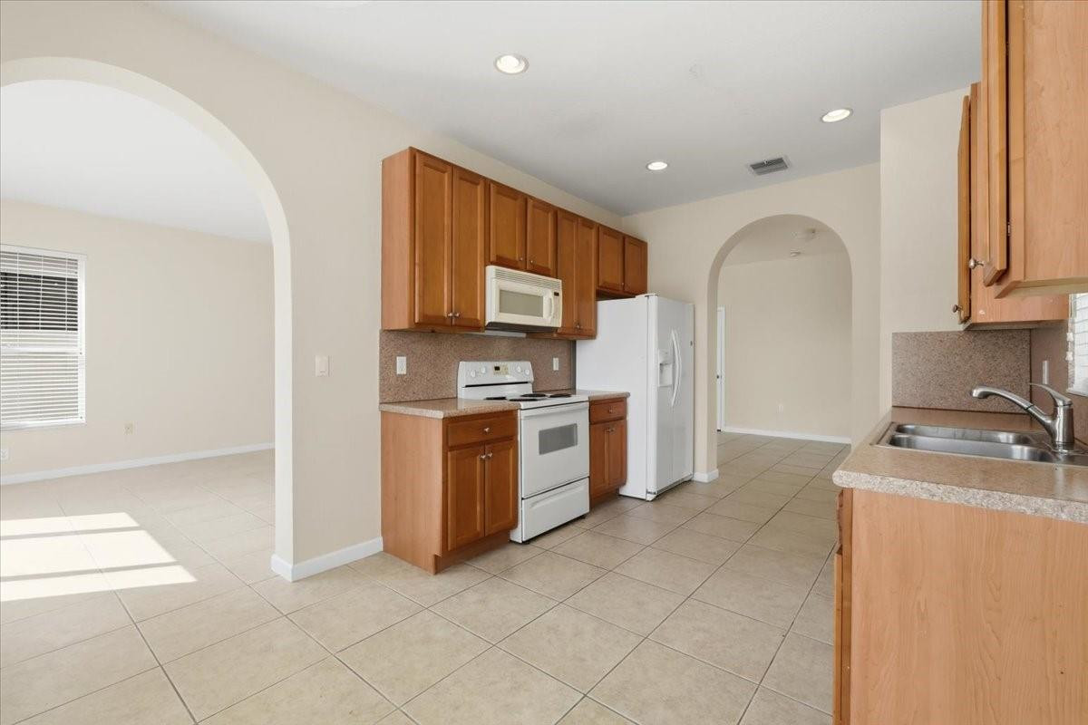 PORTOFINO PALMS - Residential