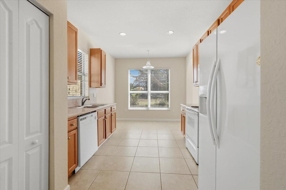 PORTOFINO PALMS - Residential