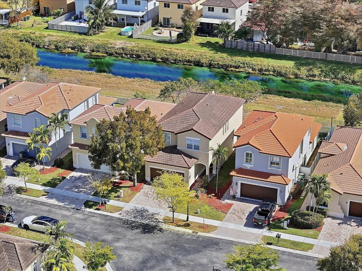 PORTOFINO PALMS - Residential