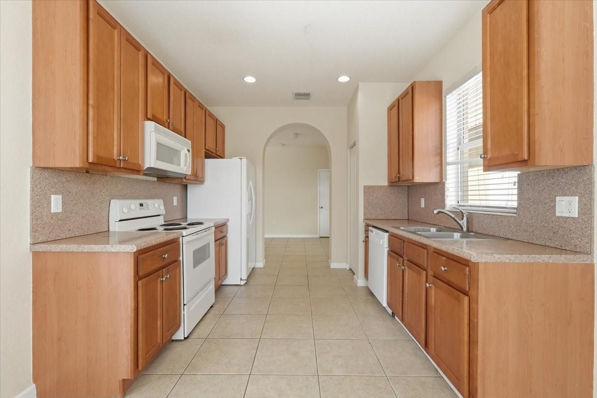 PORTOFINO PALMS - Residential