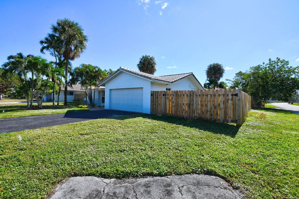 Photo of 1060 NW 6th Terrace, Boca Raton, FL 33486 (MLS # R11103265)