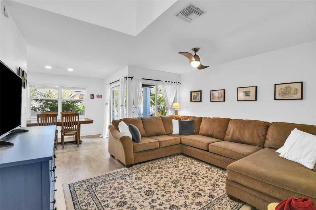 Photo of 843 NW 98th Avenue, Plantation, FL 33324 (MLS # F10554029)