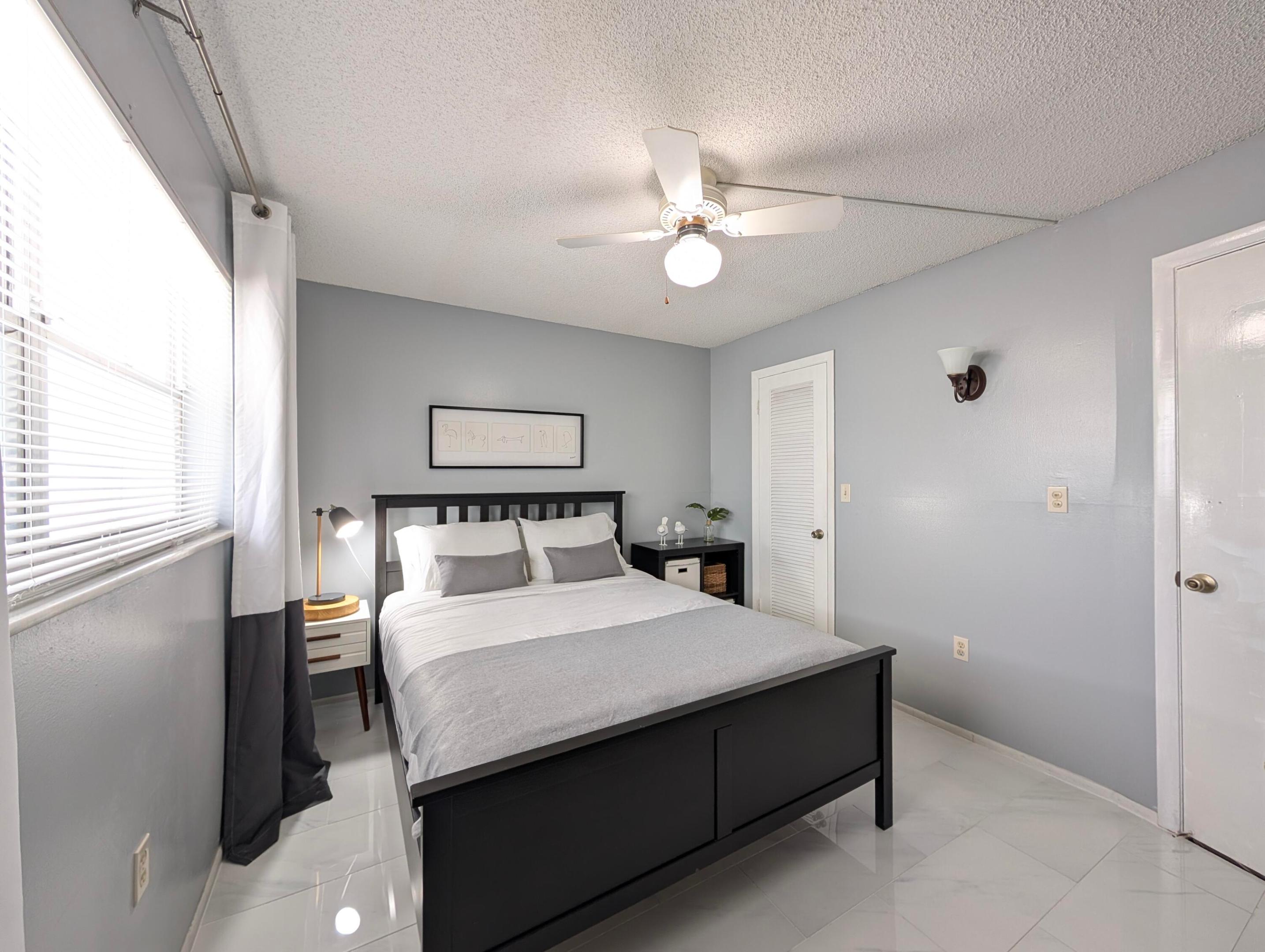 SUNRISE LAKES 32 CONDO - Residential