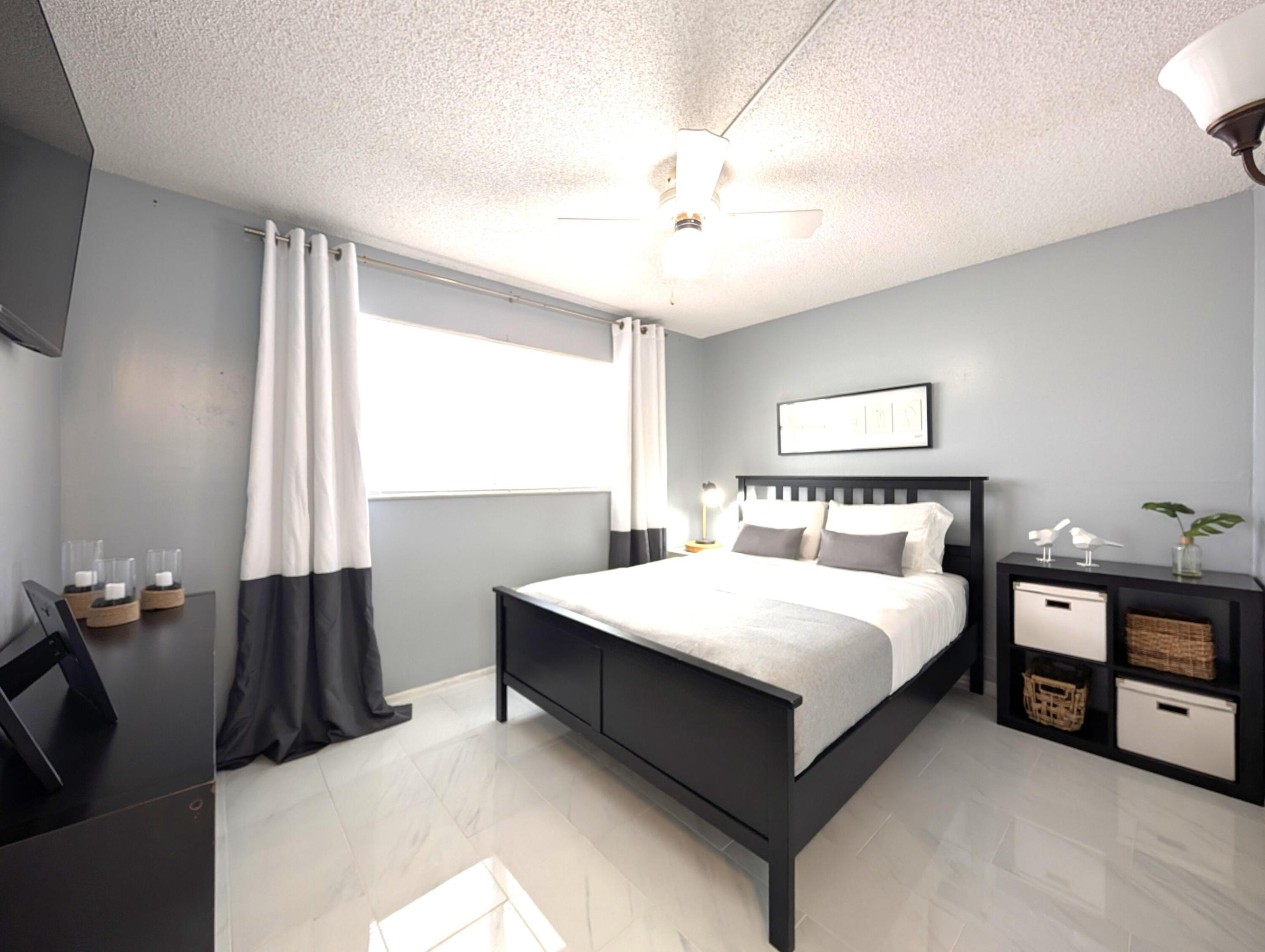 SUNRISE LAKES 32 CONDO - Residential