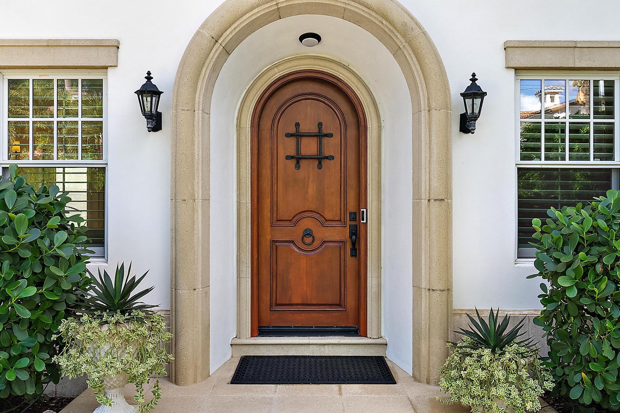 240 Seabreeze Avenue