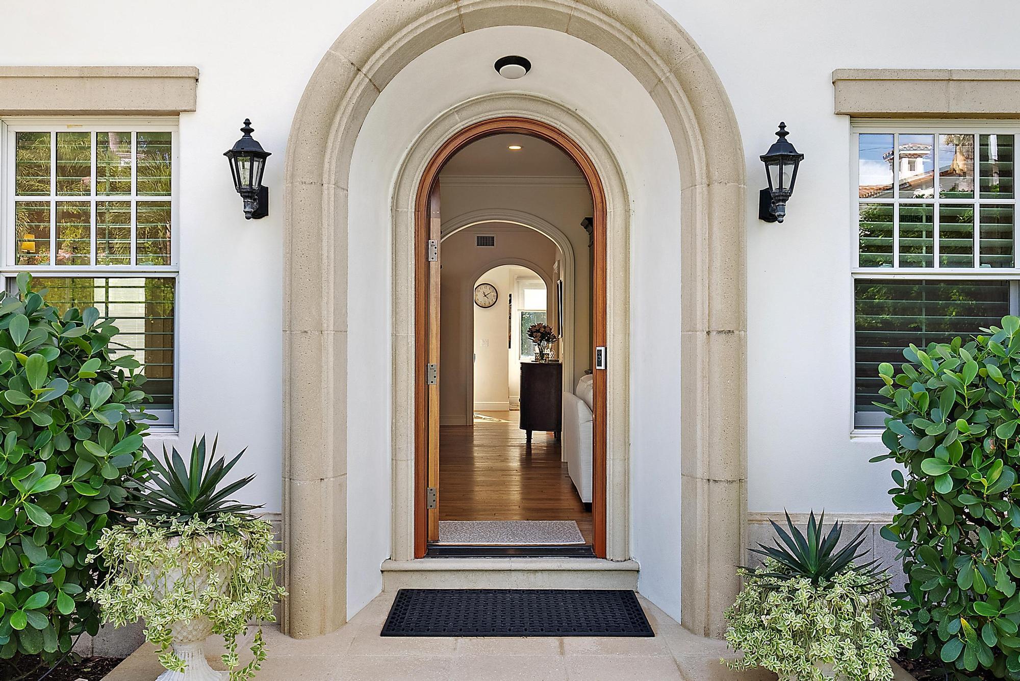 240 Seabreeze Avenue