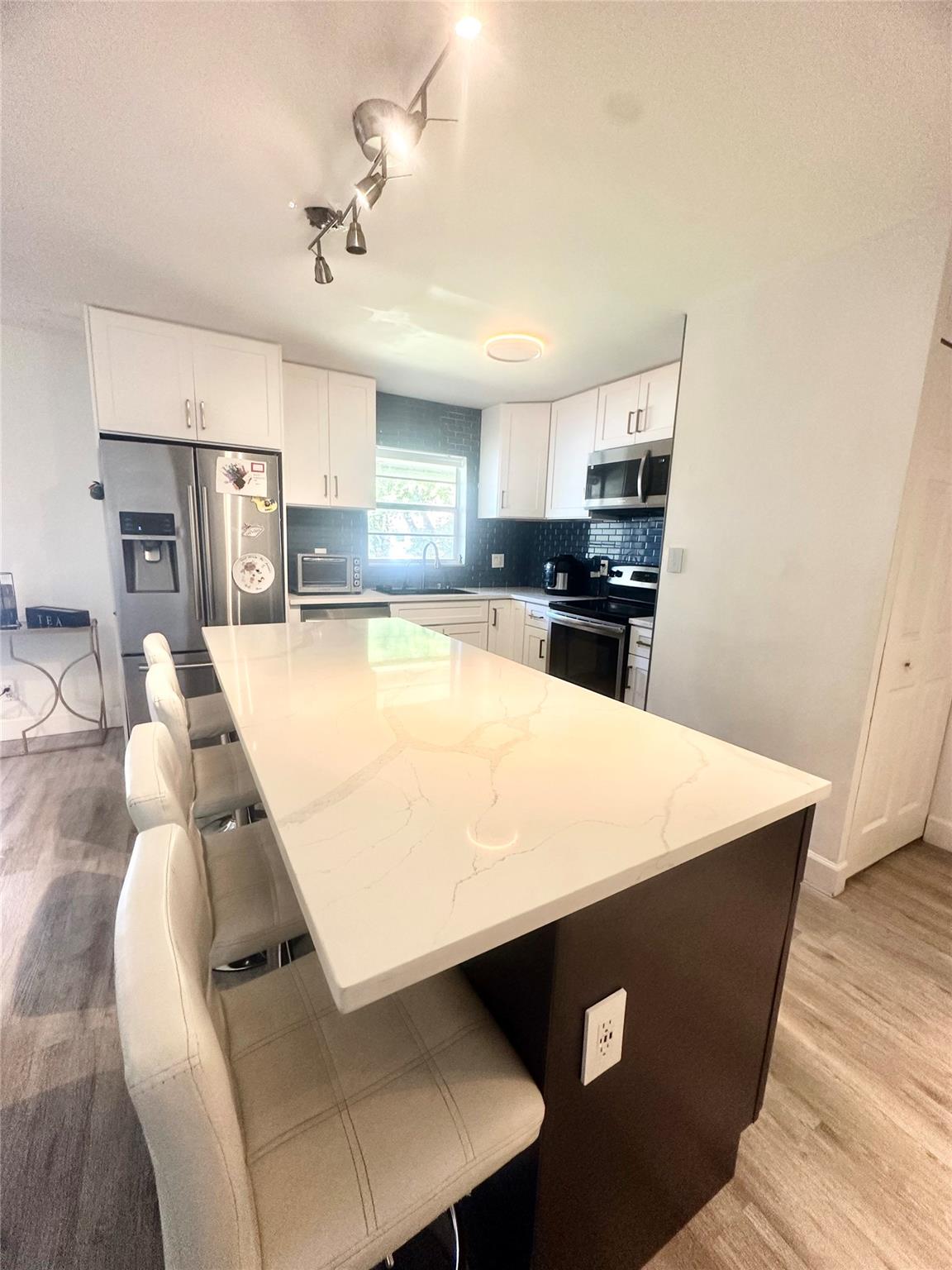 1124 NW 13th Street 202a