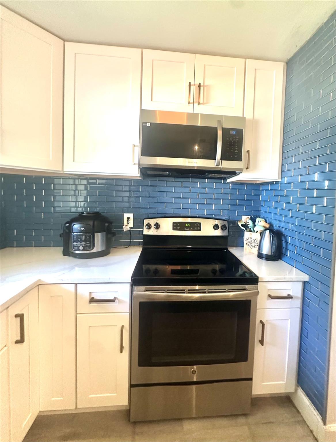 1124 NW 13th Street 202a