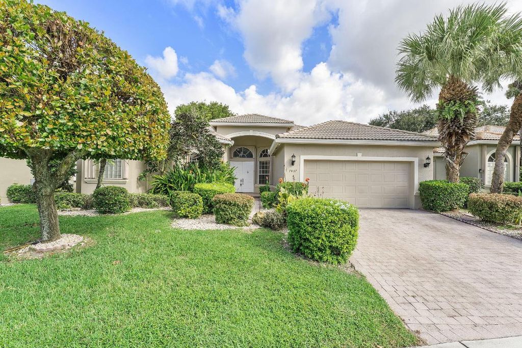 Photo of 7437 Viale Michelangelo, Delray Beach, FL 33446 (MLS # R11133663)