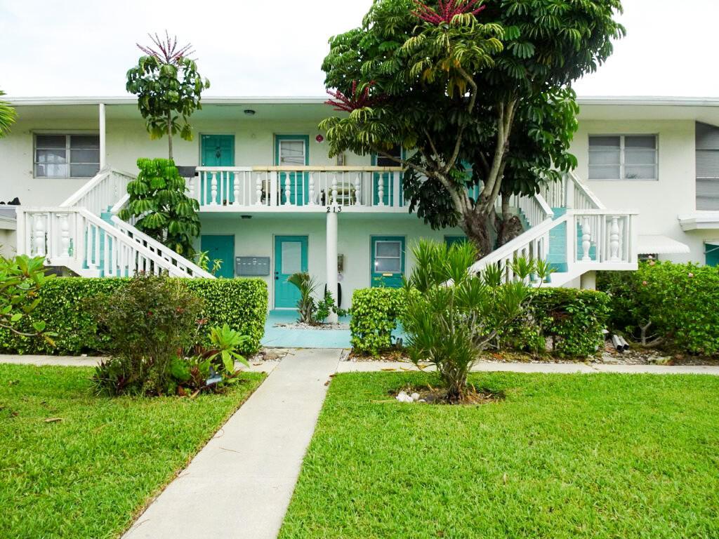 Desirable 2/2 first floor unit in quaint 2-story building. Communal laundry steps from door. Kitchen open to living/ dining for ease of entertainment. Primary bed with walk-in closet. Upgraded baths. Tile floors. New roof 2024. Special assessment paid in full. Southeast Park Condo ideally situated in the center of all the action. Walk to Ocean Ave and bike to beach.
