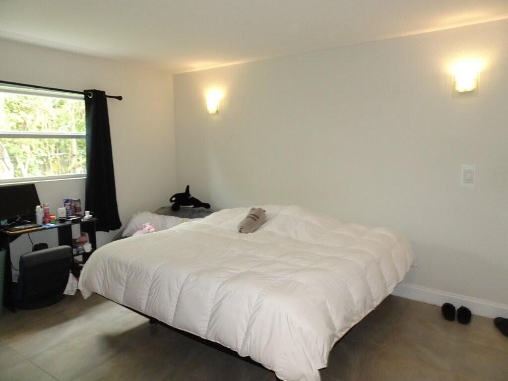 213 SE 3rd Avenue 2a