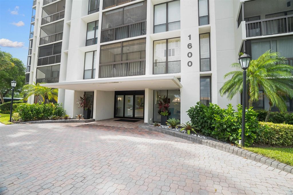 Photo of 1624 Bridgewood Drive #4, Boca Raton, FL 33434 (MLS # F10518965)