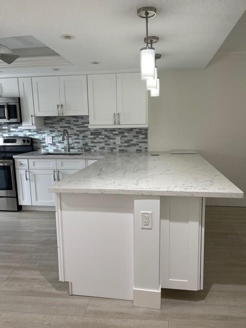 2731 NE 14th Street Cswy 103