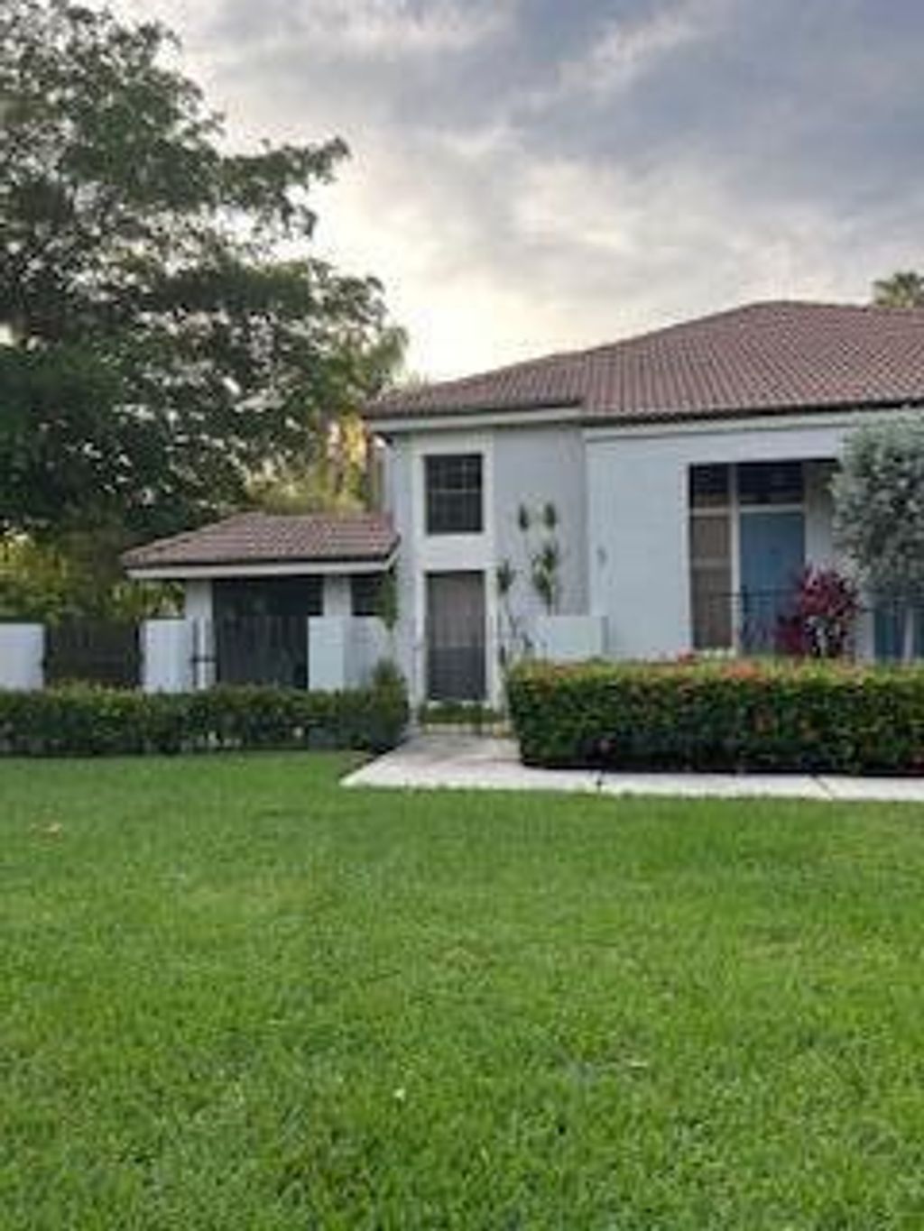 Photo of 579 Prestwick Circle #3, Palm Beach Gardens, FL 33418 (MLS # R11103738)