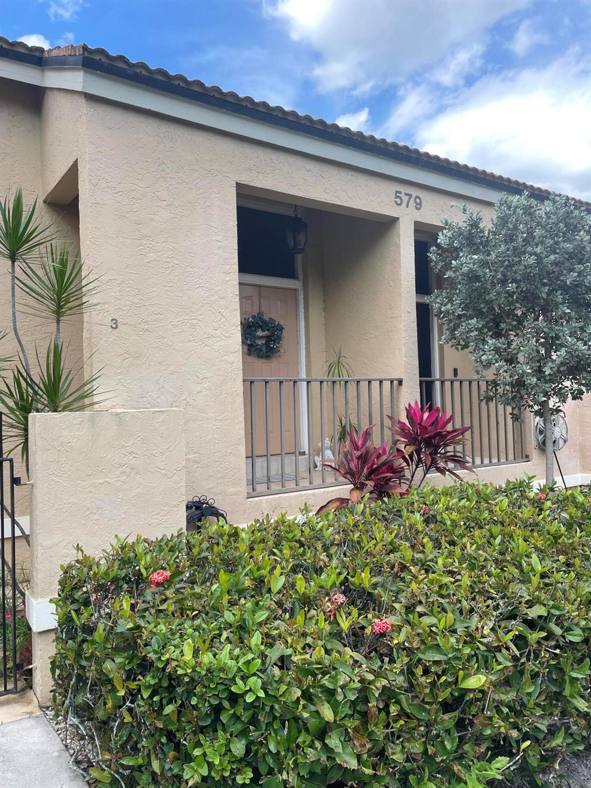 579 Prestwick Circle 3