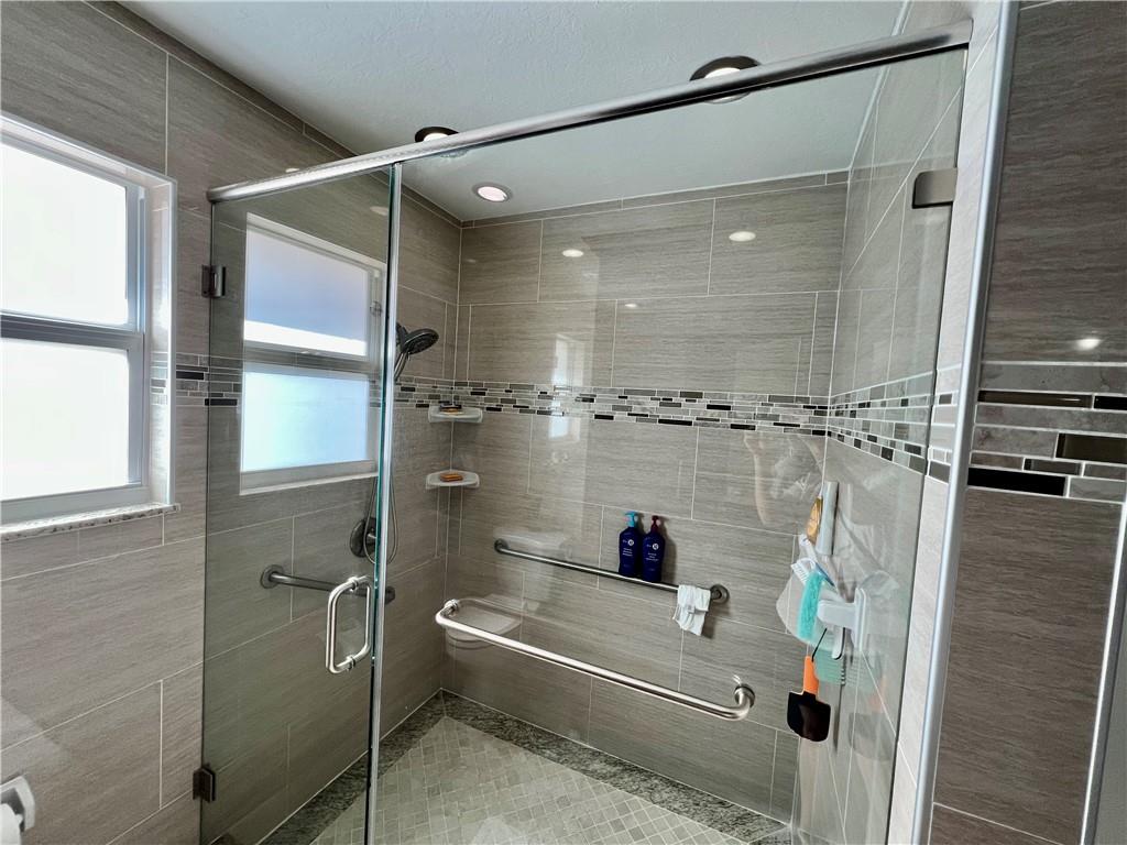 Woodbridge 93-28 B - Residential