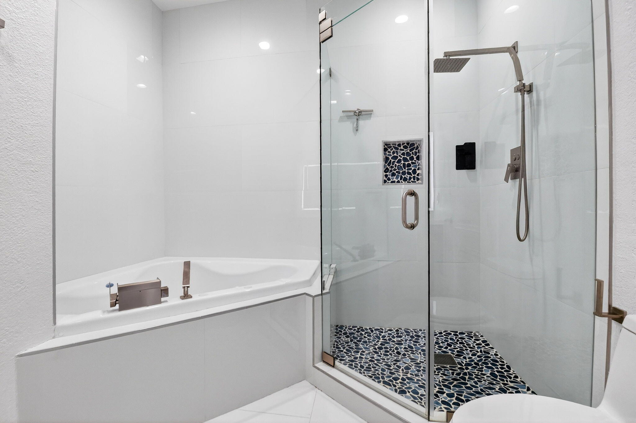 PINE GROVE TOWNHOMES - Residential