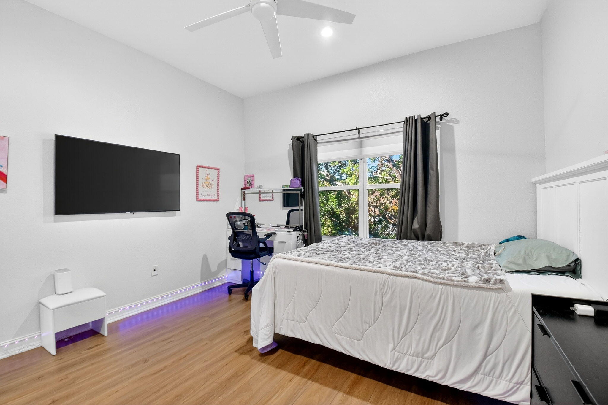 PINE GROVE TOWNHOMES - Residential