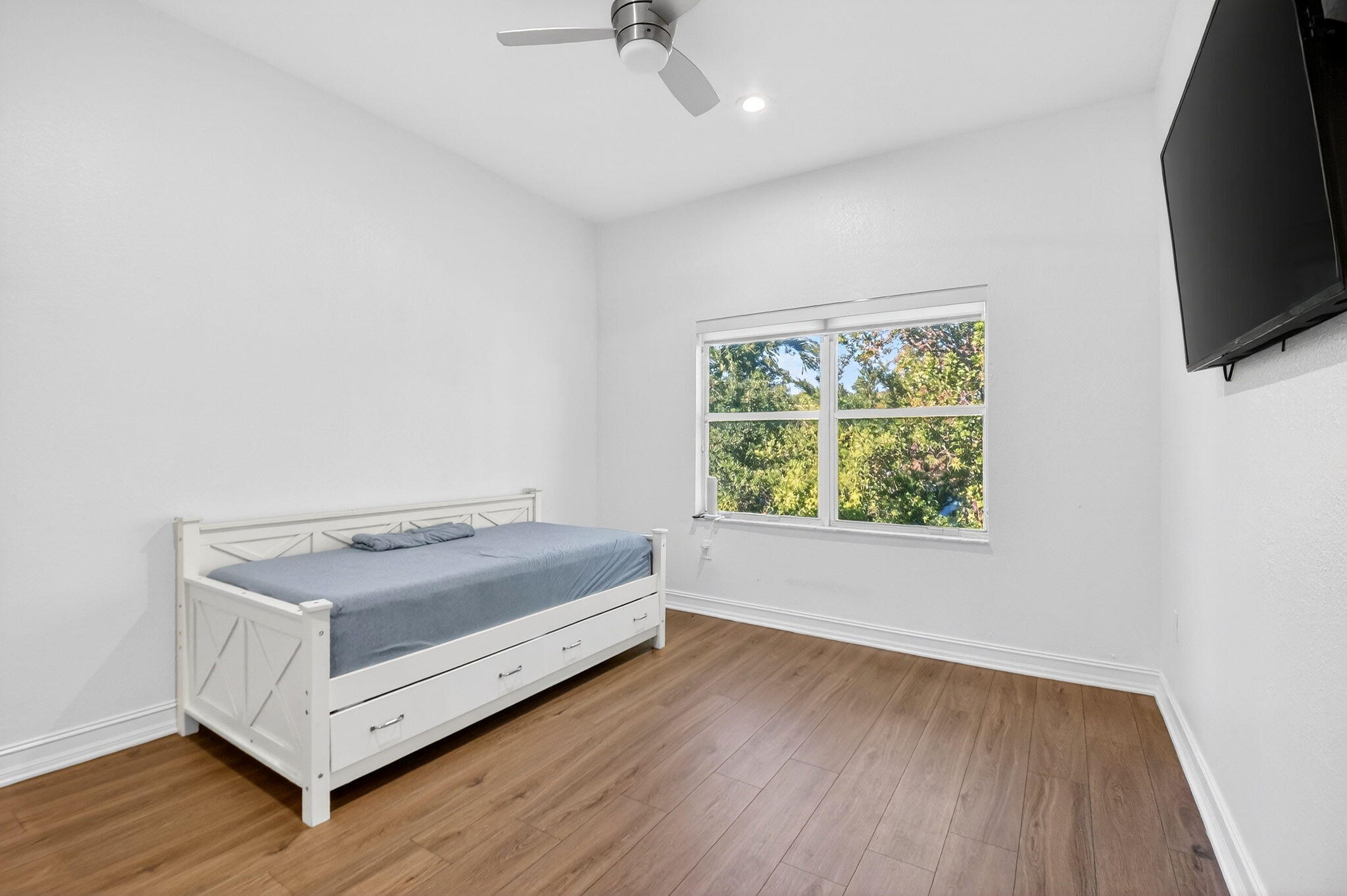 PINE GROVE TOWNHOMES - Residential