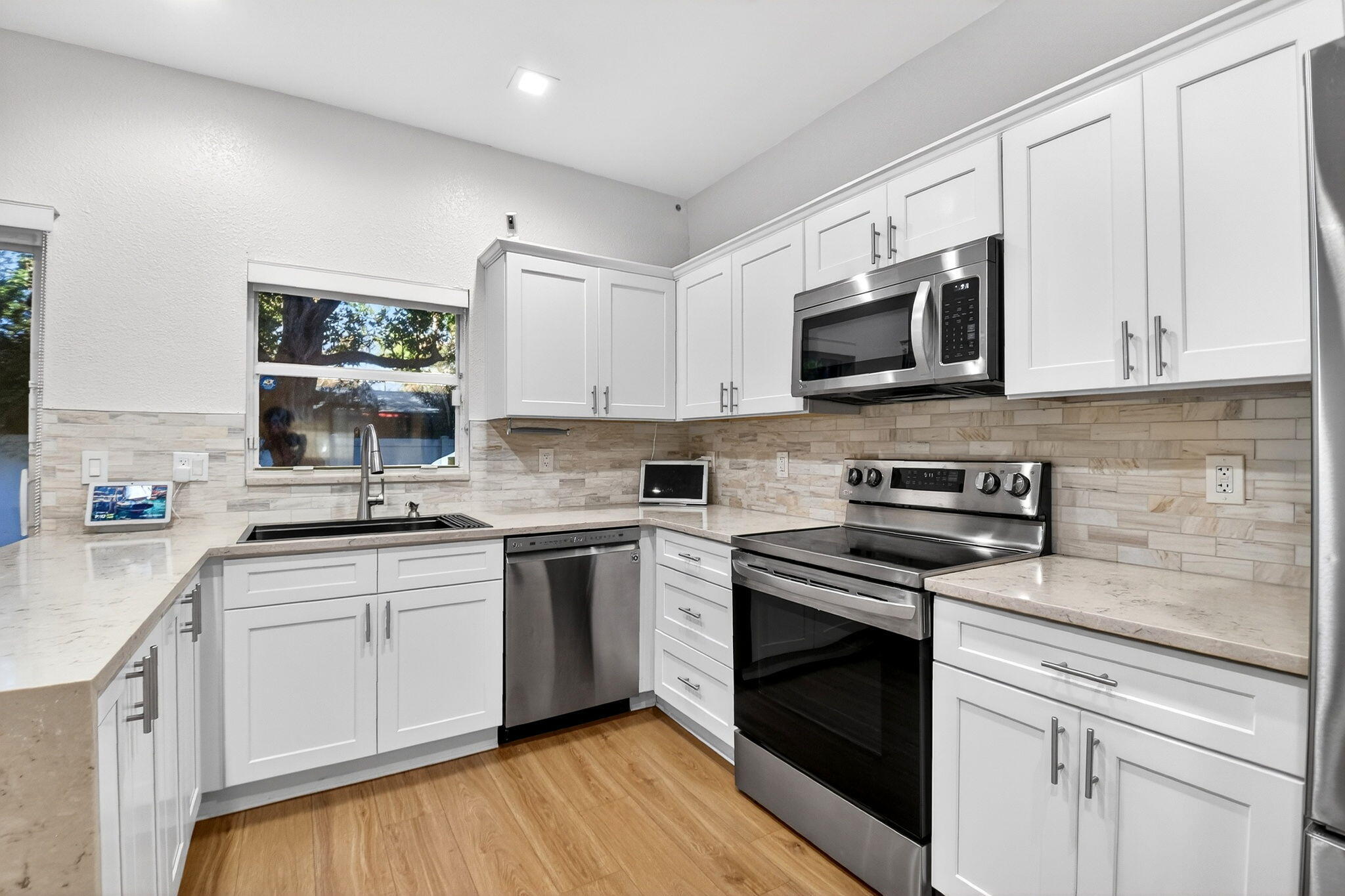 PINE GROVE TOWNHOMES - Residential