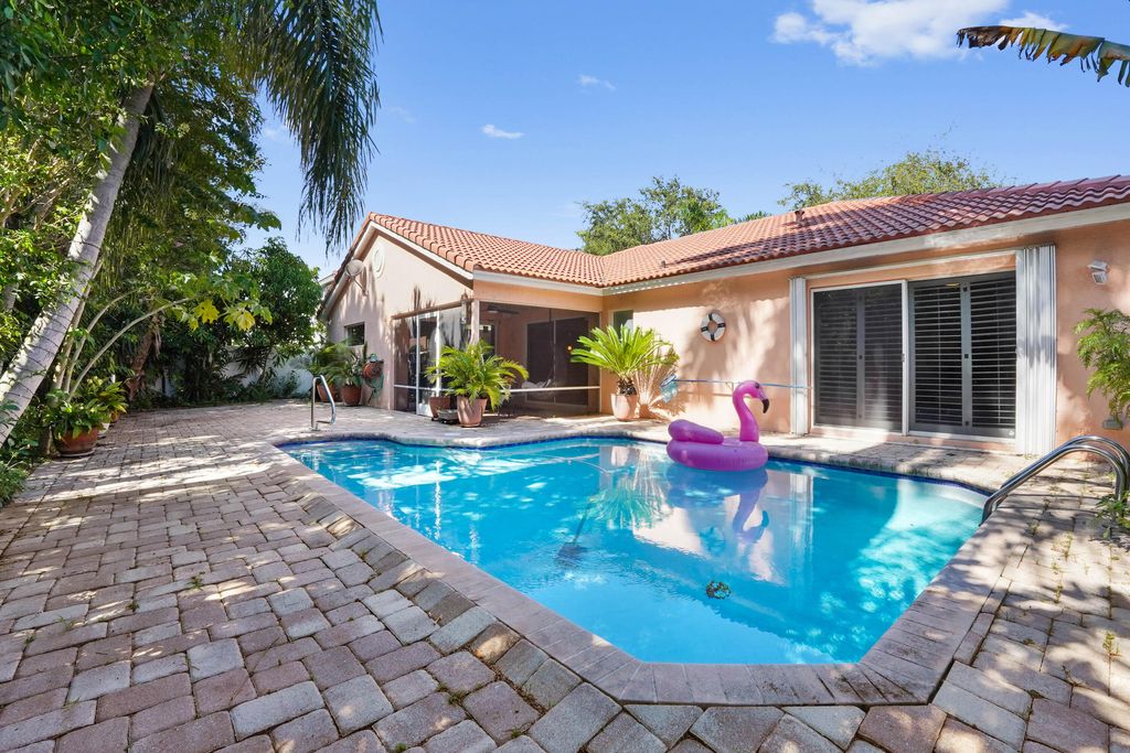 Photo of 132 W Lee Road, Delray Beach, FL 33445 (MLS # R11008908)