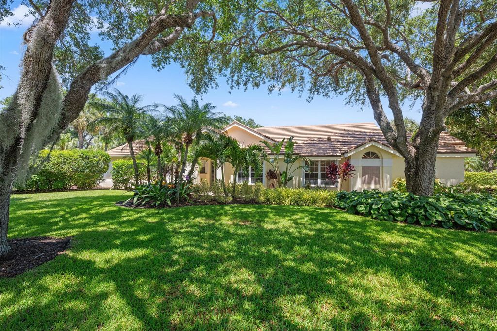Photo of 3991 Shearwater Drive, Jupiter, FL 33477 (MLS # B26026870)