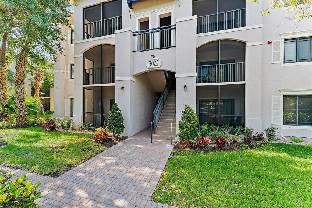 Photo of 3022 Alcazar Place Pl #201, Palm Beach Gardens, FL 33410 (MLS # R10795954)