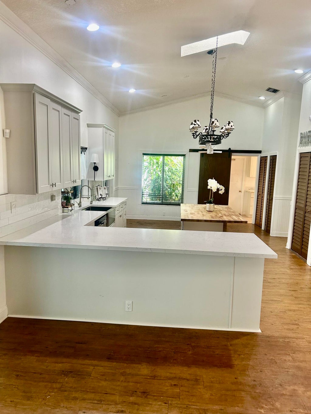 Photo of 5500 SW 67th Terrace, Davie, FL 33314 (MLS # B26093916)