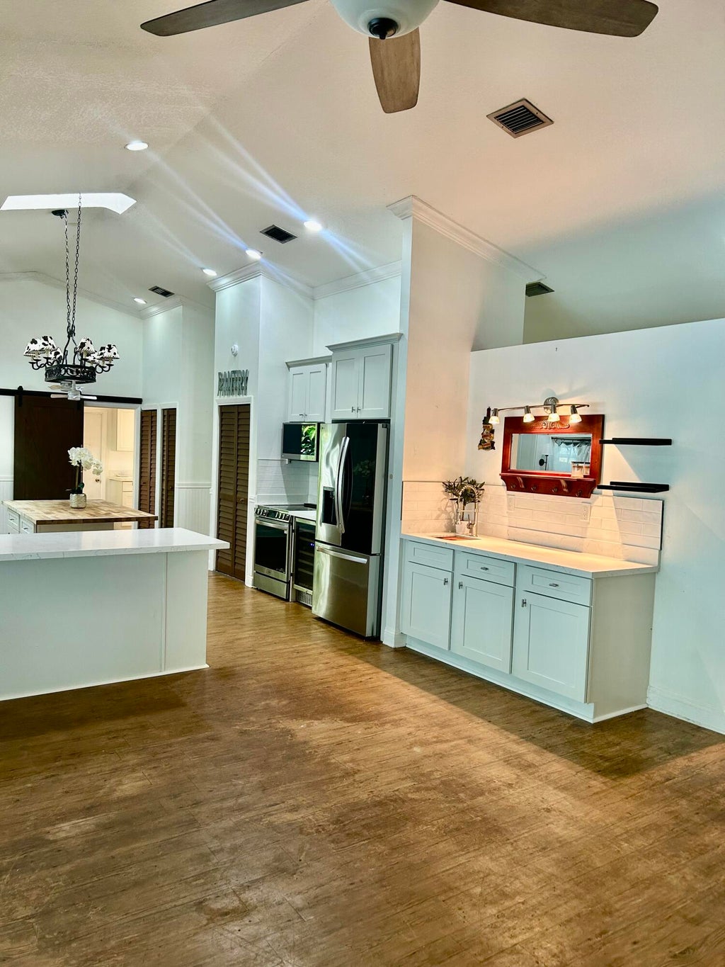 Photo of 5500 SW 67th Terrace, Davie, FL 33314 (MLS # B26093916)