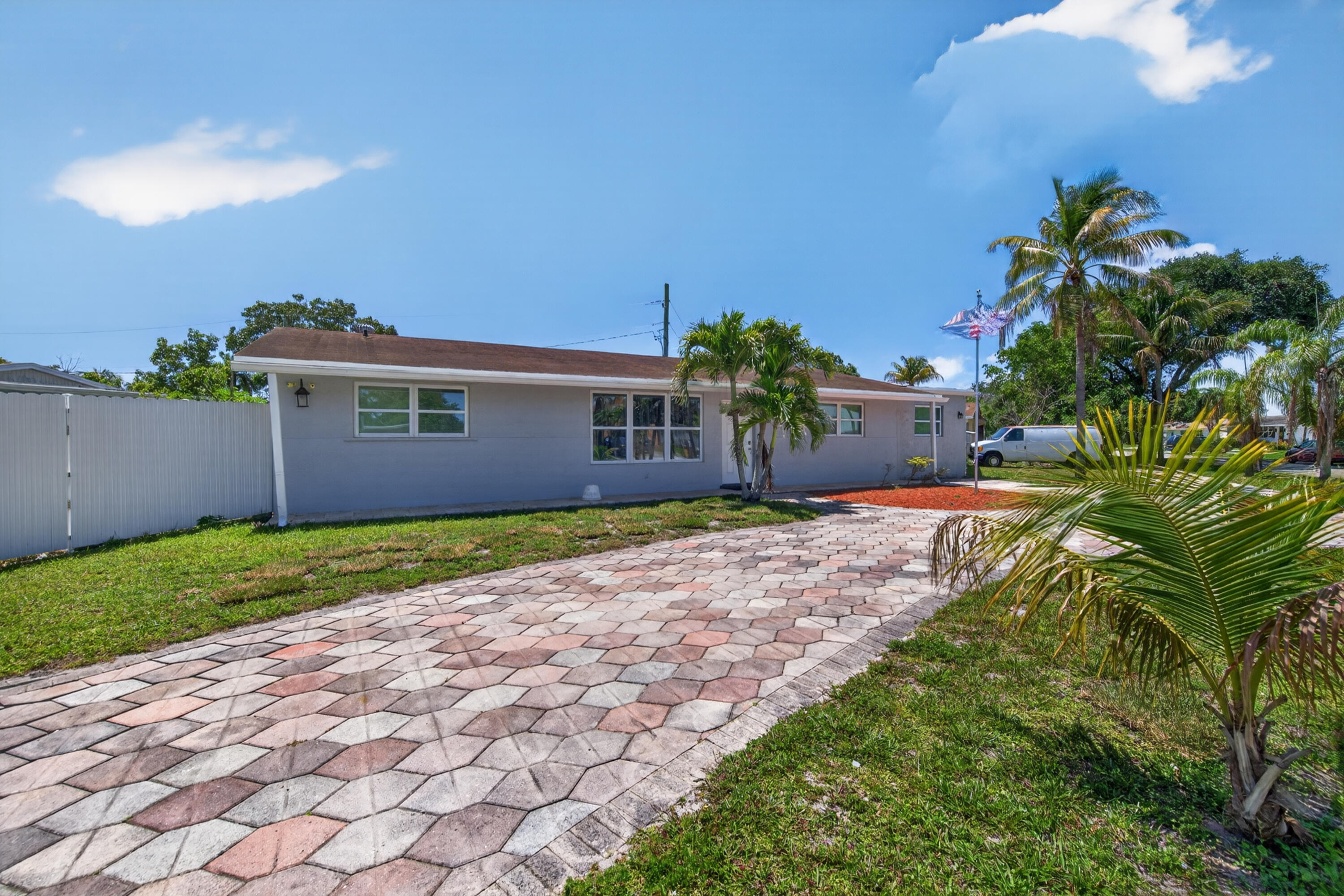 650 NW 38th Place