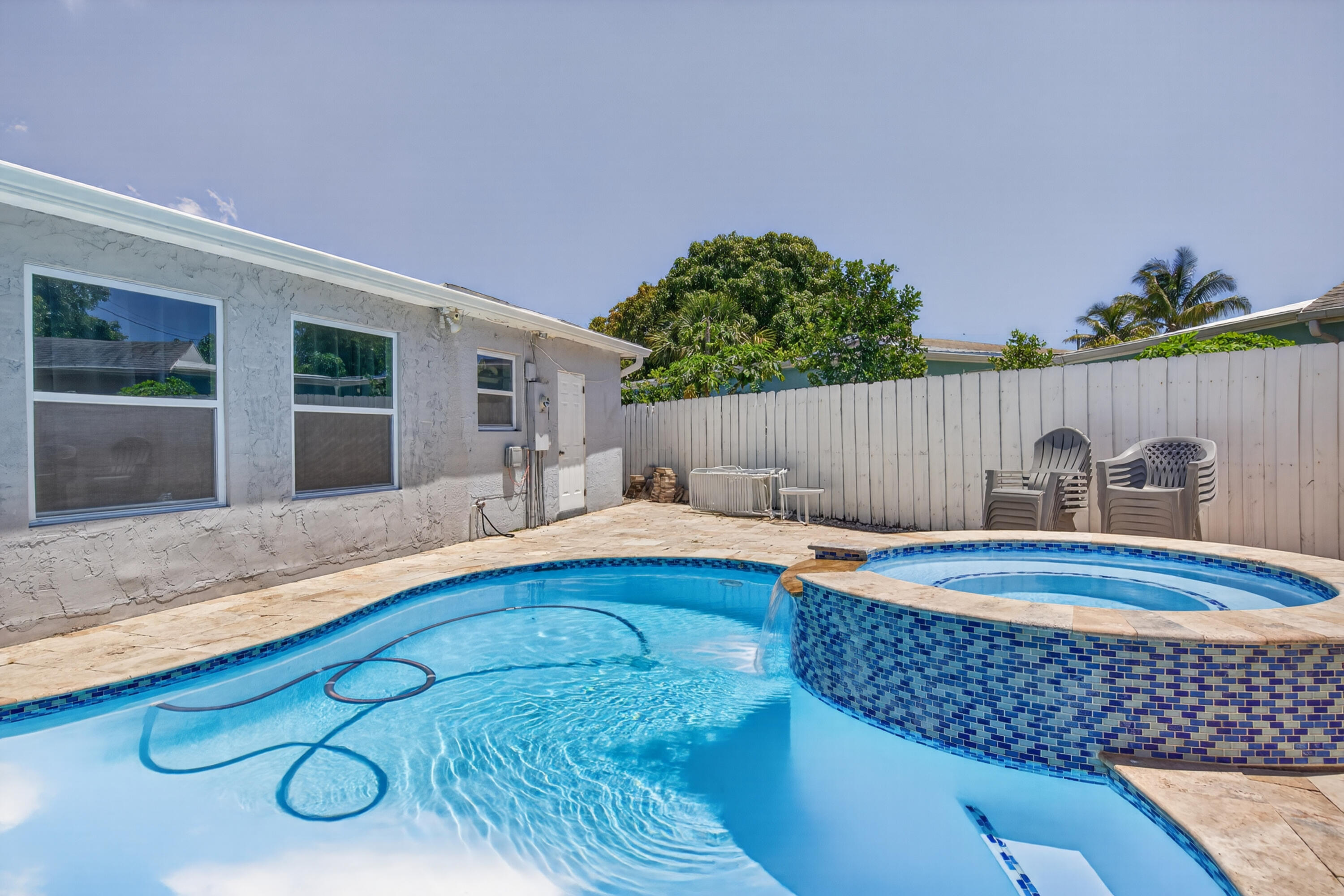 650 NW 38th Place