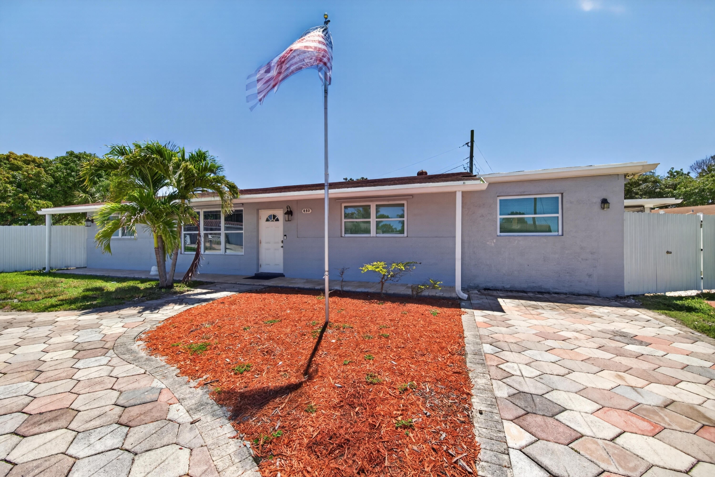 650 NW 38th Place