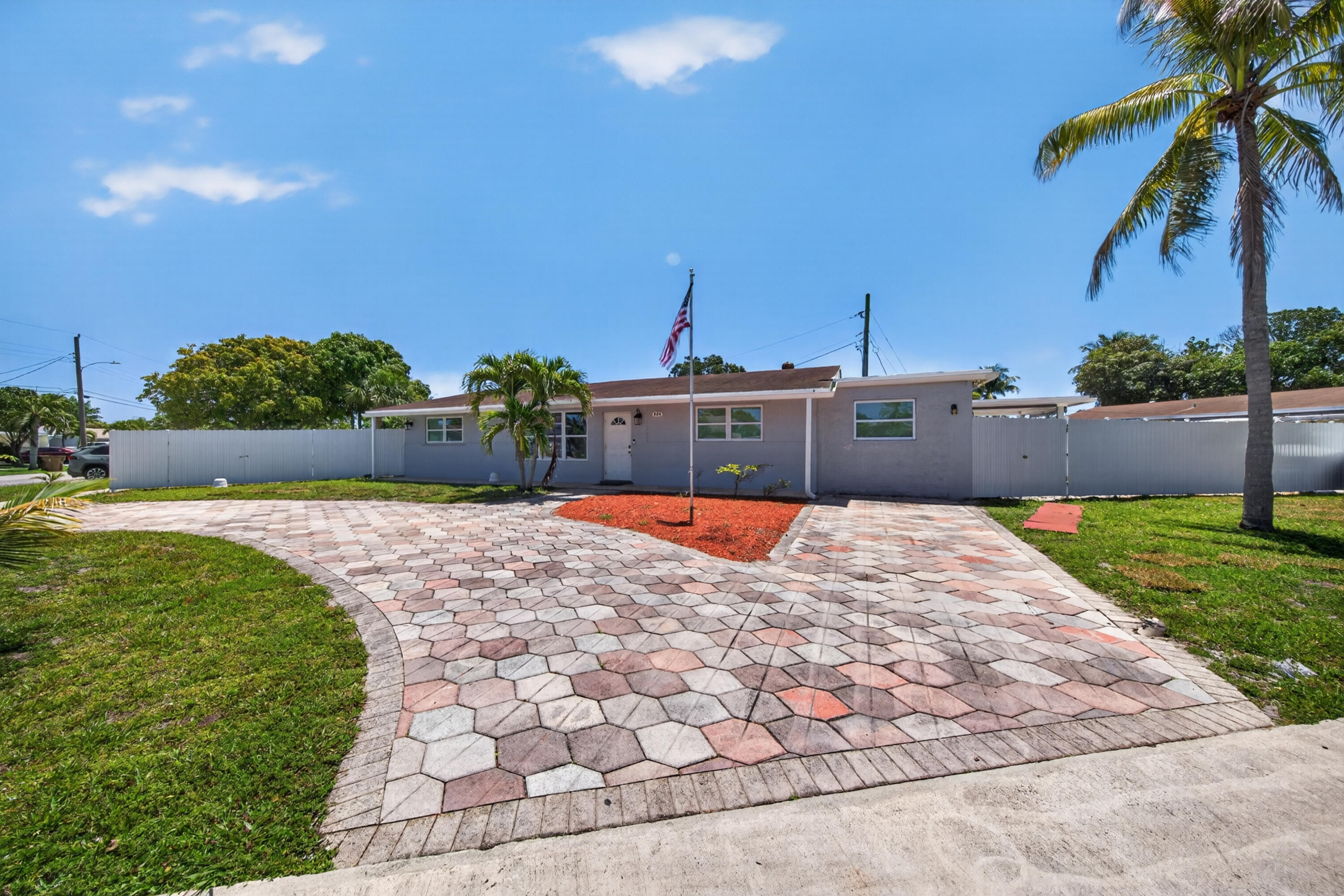 650 NW 38th Place