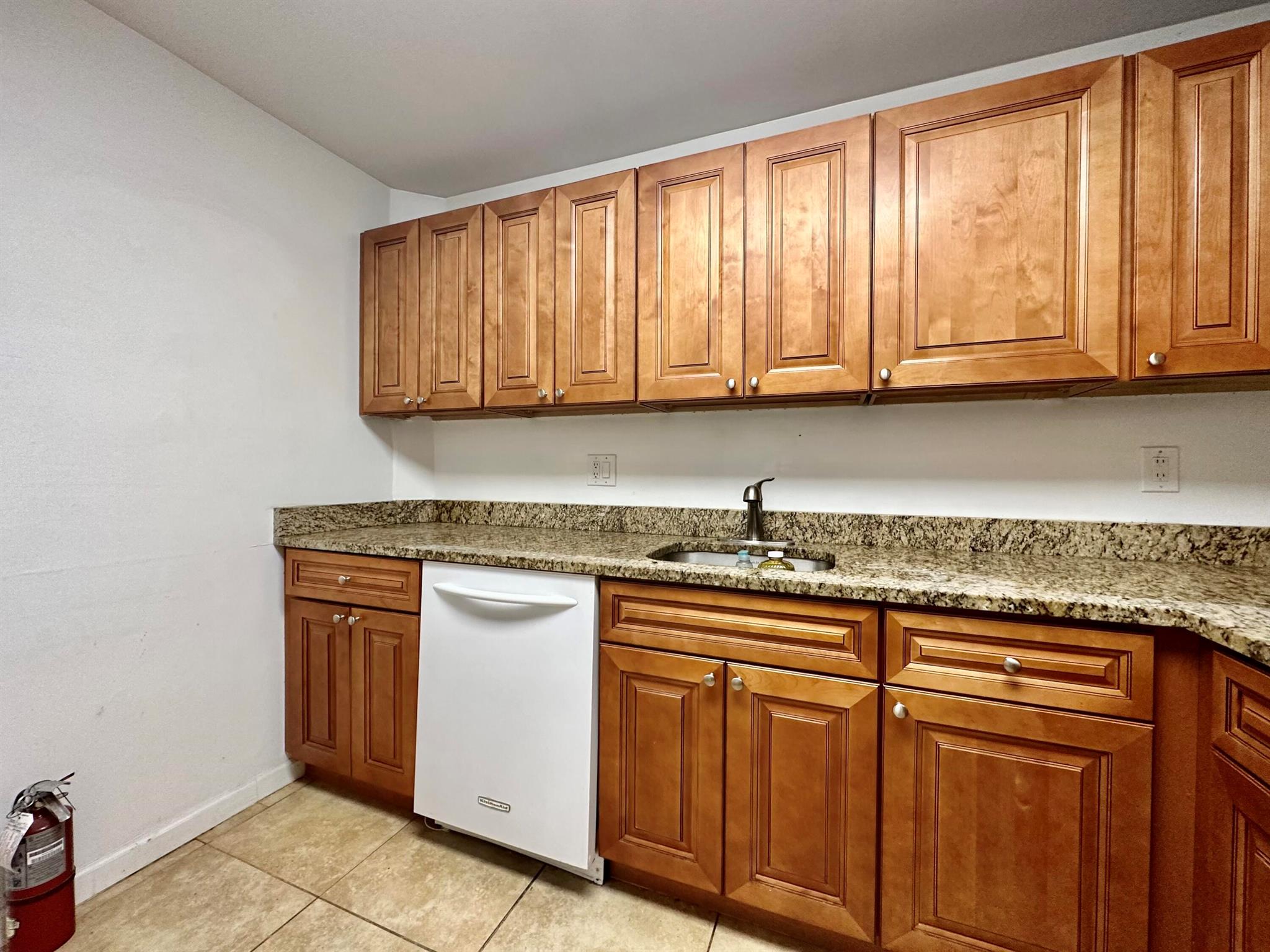 SPANISH OAKS CONDO - Residential Lease