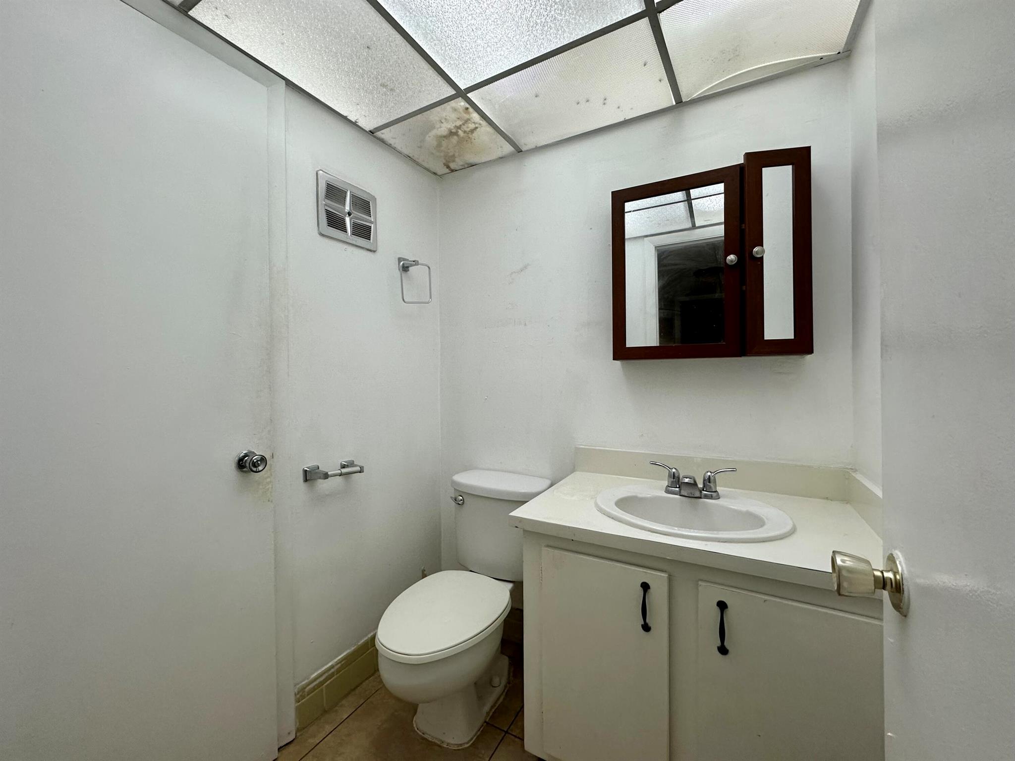 SPANISH OAKS CONDO - Residential Lease