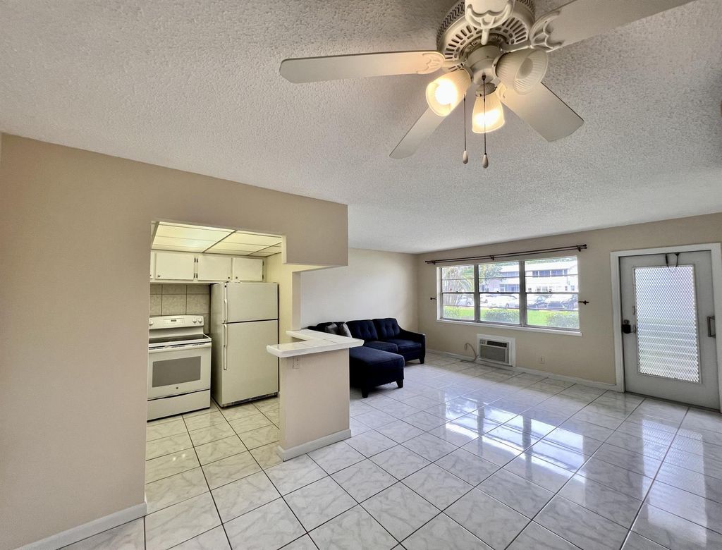 Photo of 403 Chatham T, West Palm Beach, FL 33417 (MLS # R11147349)