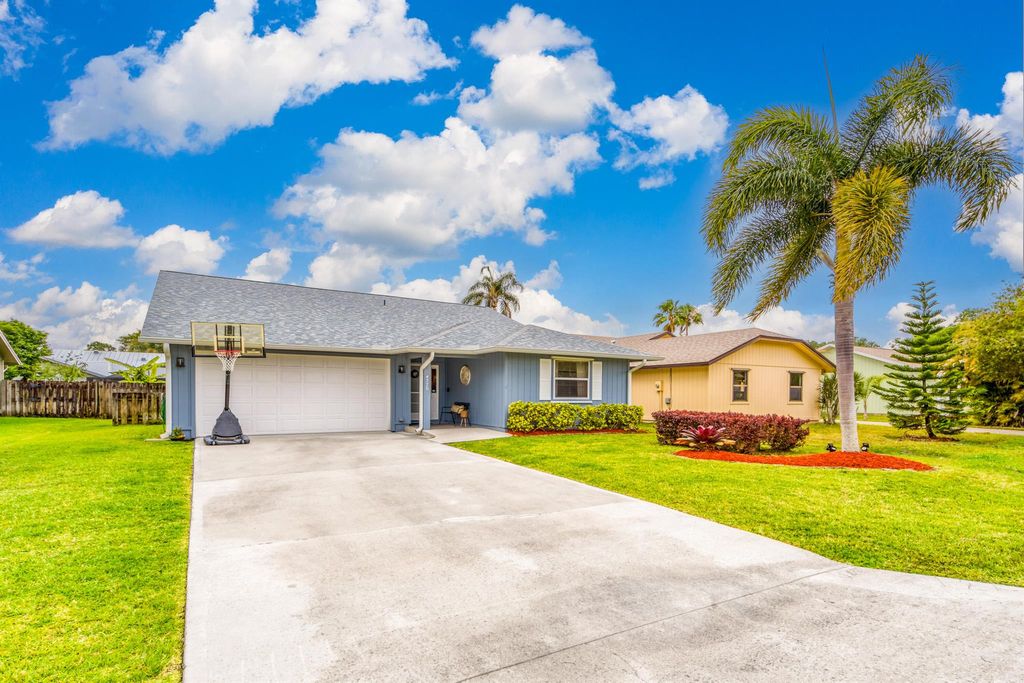 Photo of 4270 SE Boxleaf Place, Stuart, FL 34997 (MLS # R10980797)