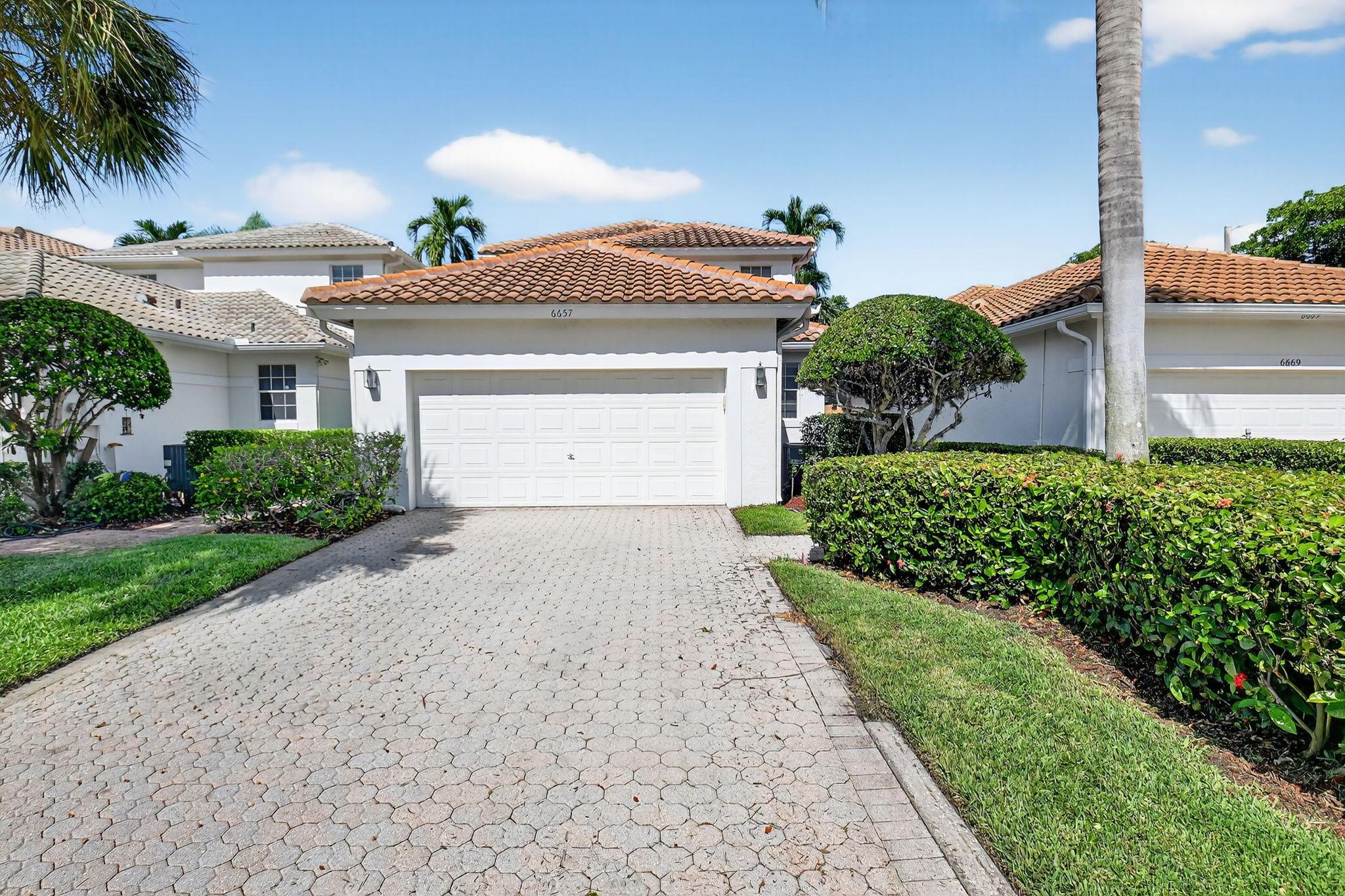 THIS BROKEN SOUND COUNTRY CLUB RENTAL INCLUDES A SPORTS MEMBERSHIP - 4 MONTH LEASE.Welcome to this beautifully maintained 3-bedroom, 2.5-bathroom home in the highly sought-after Banyans of Broken Sound Country Club. Perfect for your seasonal stay, this residence offers a spacious layout with soaring high ceilings, a primary bedroom conveniently located on the first floor, and plenty of natural light throughout.Enjoy the Florida lifestyle with access to a Sports Membership, which includes tennis, pickleball, fitness, dining, and all the amenities of the recently renovated Broken Sound Clubhouse.Whether you're relaxing at home or taking advantage of the world-class country club lifestyle, this home offers the ideal seasonal retreat in the heart of Boca Raton.