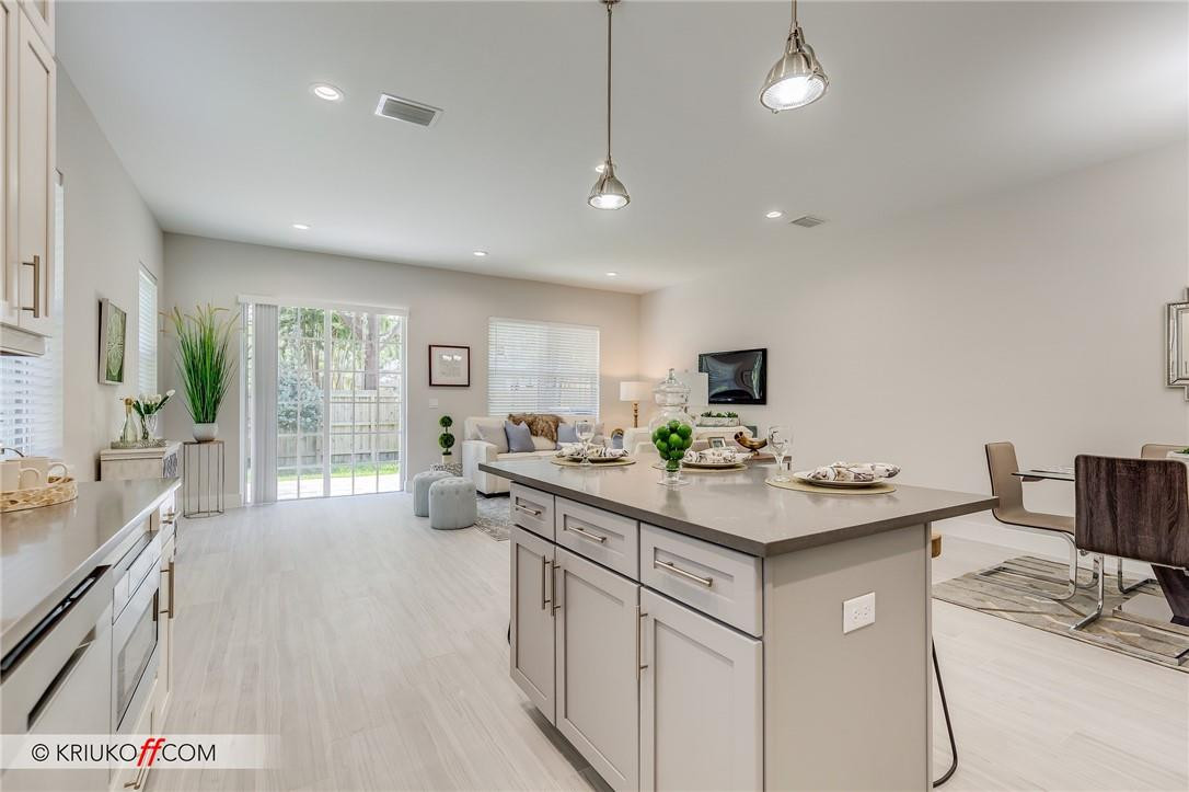 RIVERSIDE - Residential Lease