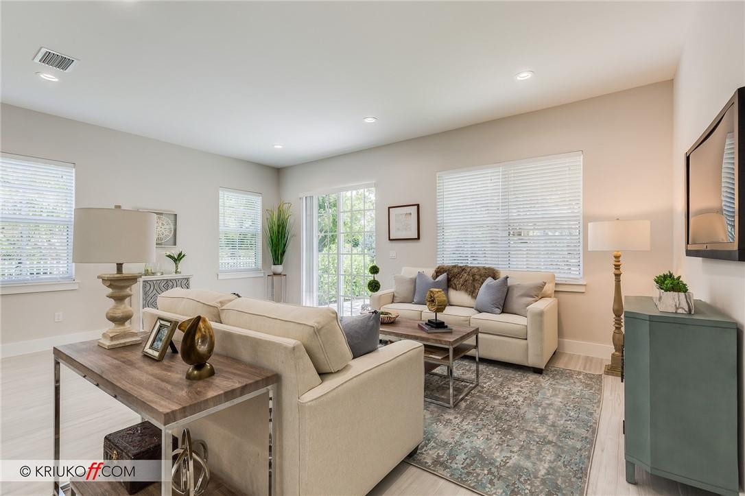 RIVERSIDE - Residential Lease