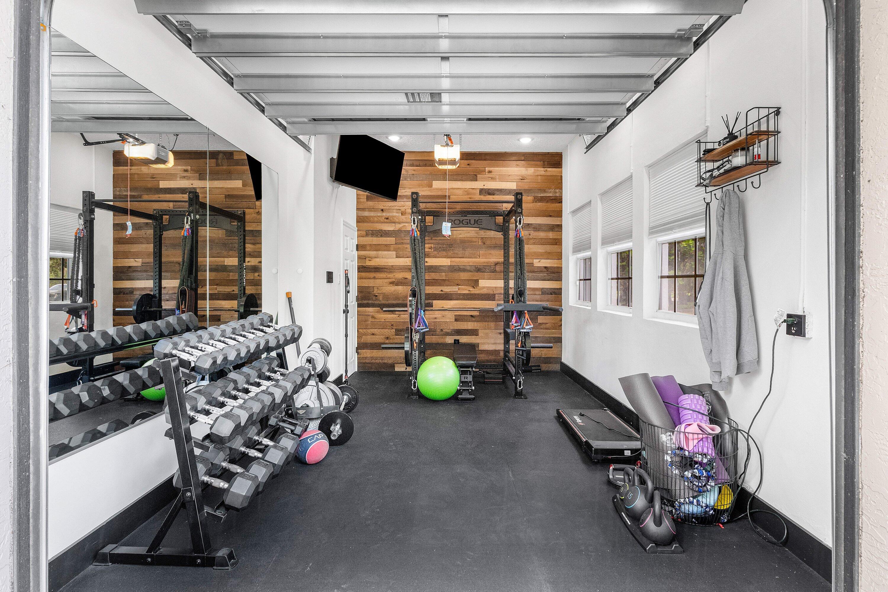 RIVERSIDE ACRES - Residential