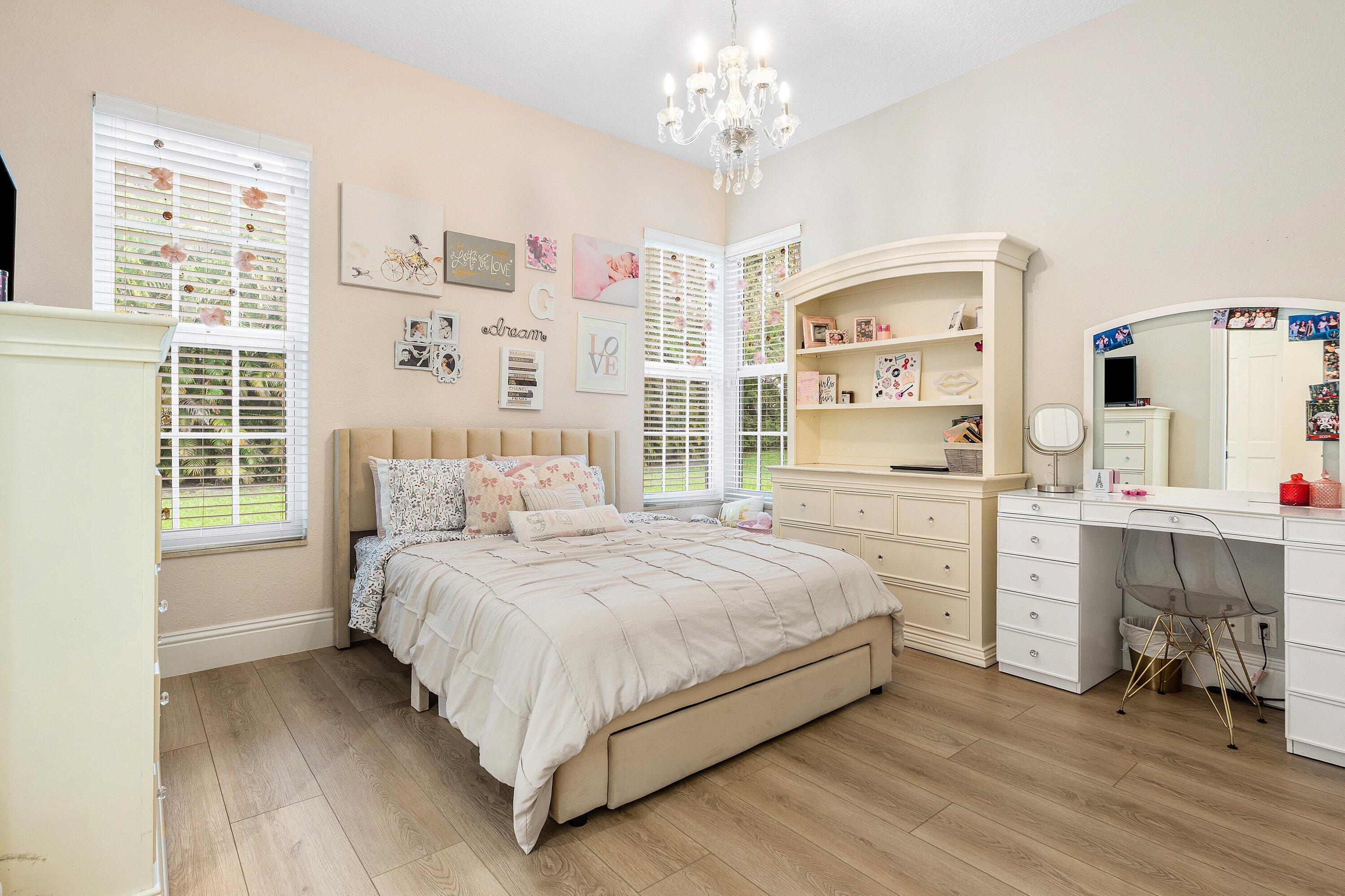 RIVERSIDE ACRES - Residential