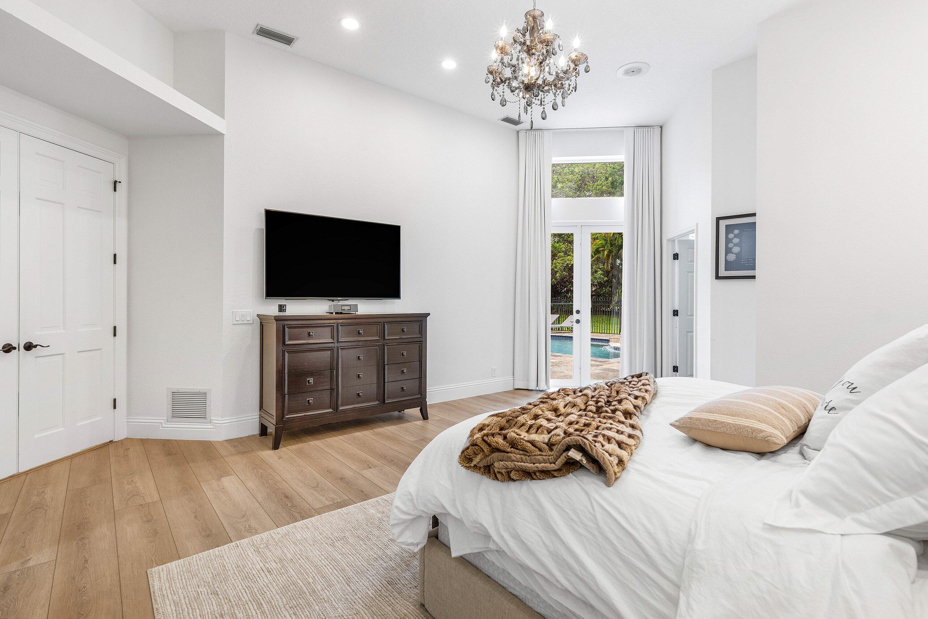 RIVERSIDE ACRES - Residential