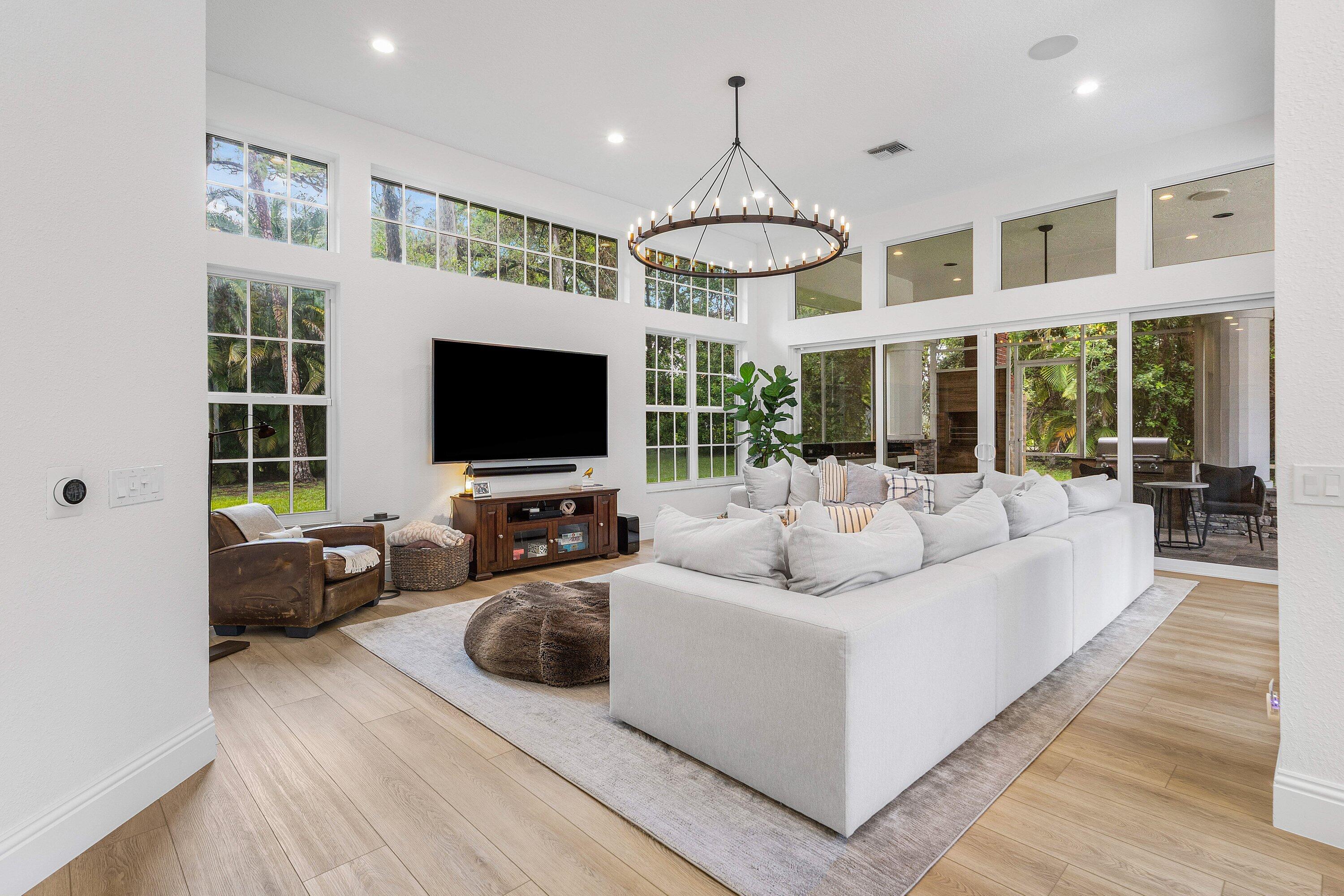 RIVERSIDE ACRES - Residential