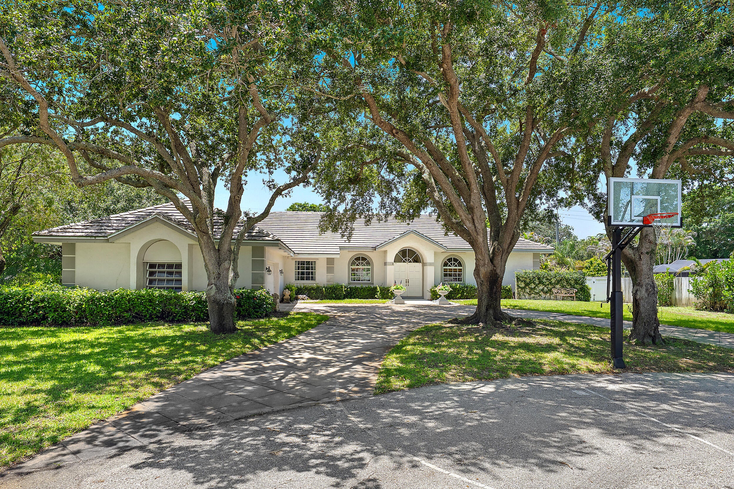 3 SE Loggerhead Lane