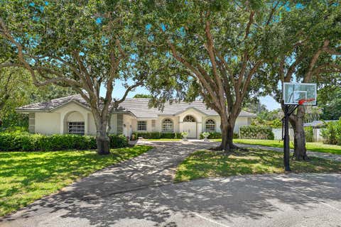 Photo of 3 SE Loggerhead Lane, Tequesta, FL 33469 (MLS # B26058155)