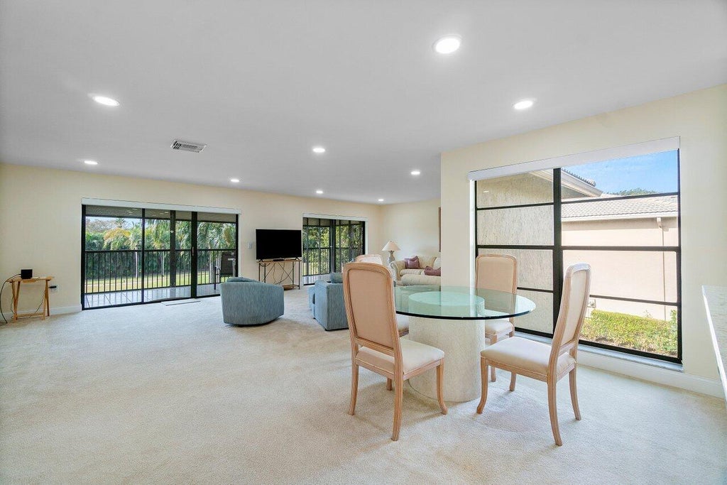 Photo of 36 STRATFORD Lane W #H, Boynton Beach, FL 33436 (MLS # B26091892)