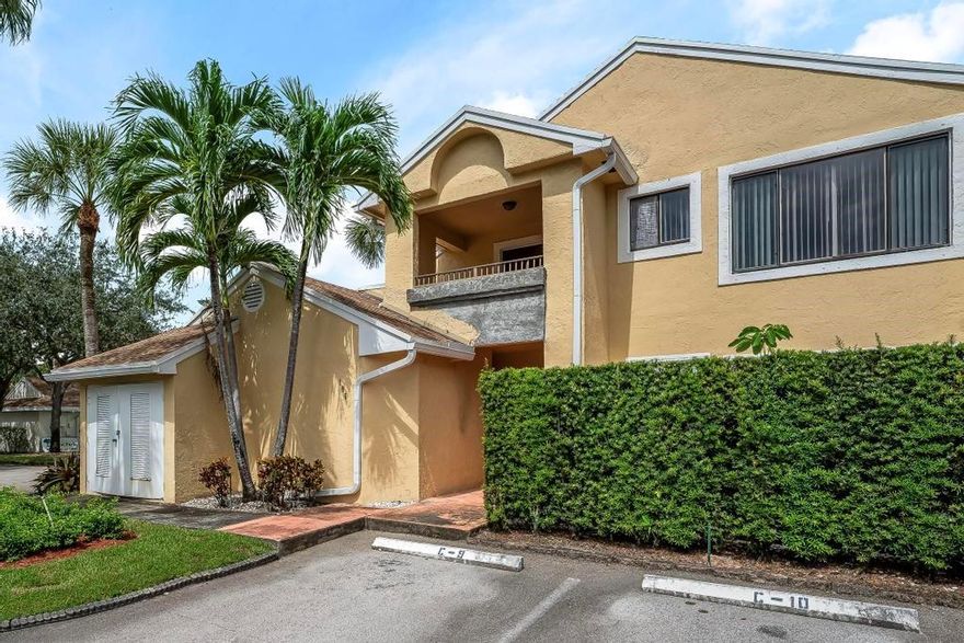 Priced to sell! Rarely available 2 bedroom, 2 bathroom single-story townhouse in the heart of Pembroke Pines! This beautifully maintained home features a private patio, perfect for relaxing or entertaining, and a rare one-car garage- a true find in this area. The updated kitchen boasts stainless steel appliances and plenty of cabinet space. Enjoy open living areas with lots of natural light and spacious bedrooms with ample storage. Centrally located near shopping, dining, parks, and major highways-everything you need is just minutes away. Don't miss this opportunity to own a move-in-ready home in one of Pembroke Pines' most desirableb areas.
